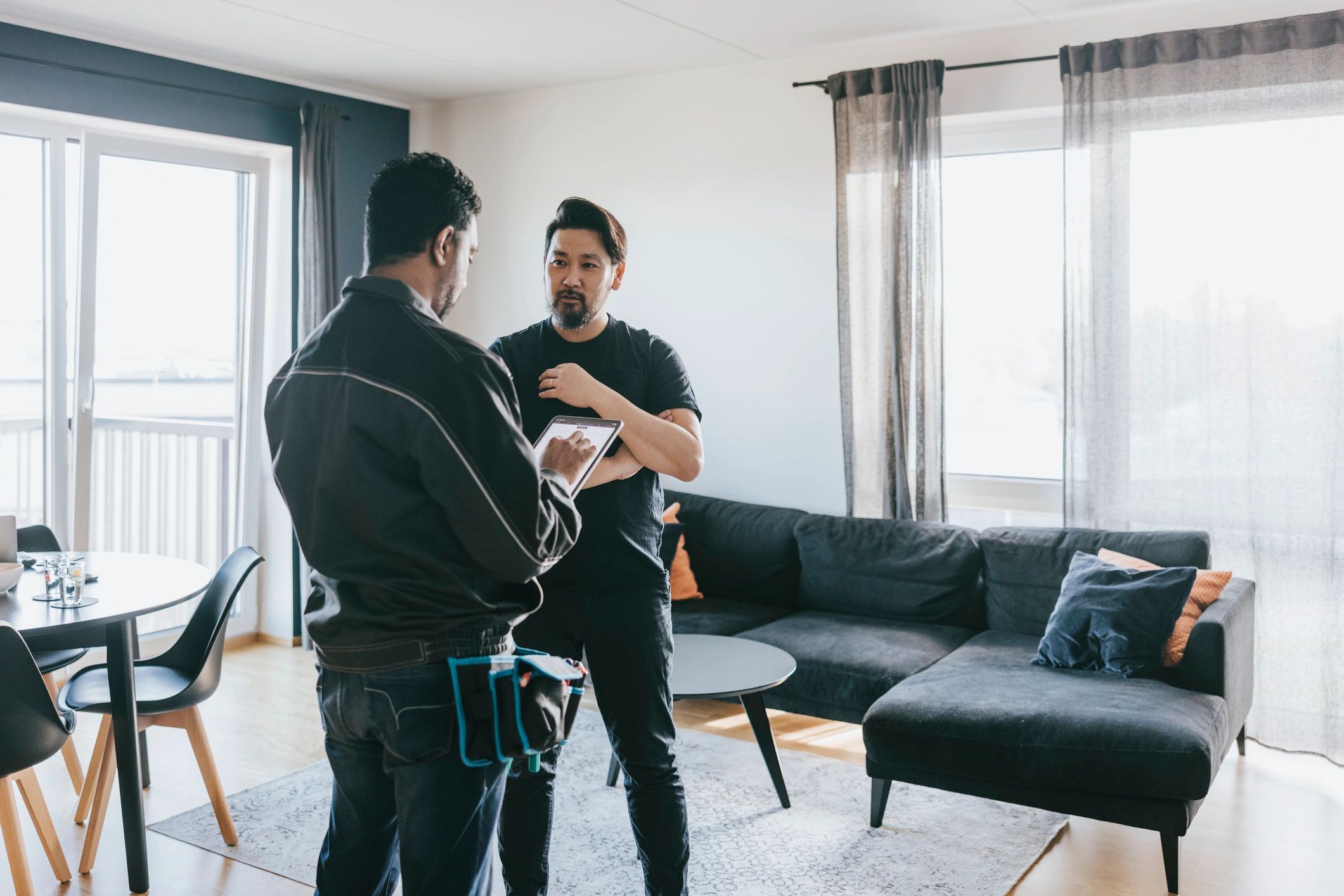 Contractor consulting with homeowner about a remodeling project